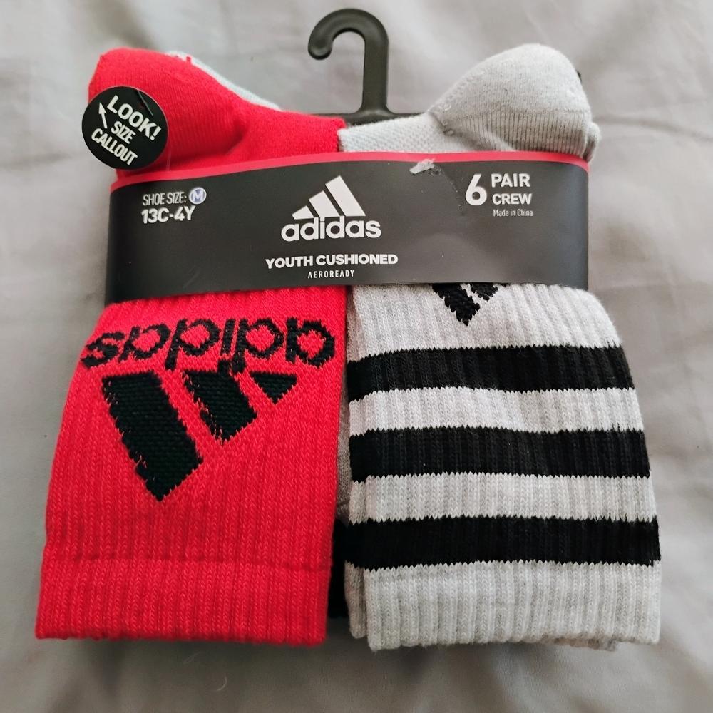 NWT SIZE MEDIUM 13C-4Y 6 PAIRS OF ADIDAS BOY SOCKS